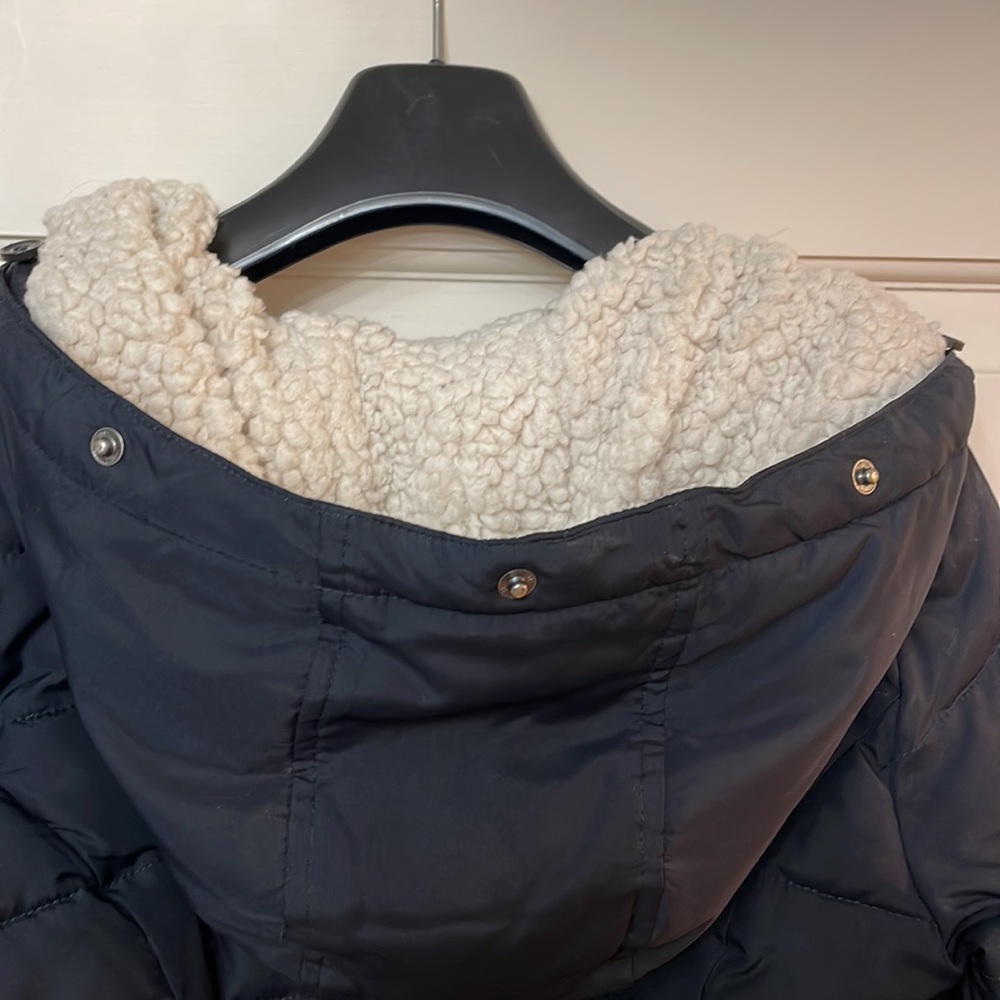 abercrombie kids Navy Puffer Jacket with Toggle Closures - Picture 7 of 9